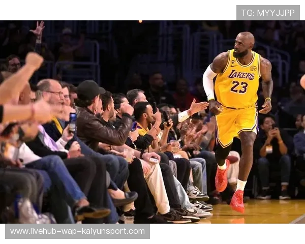 詹姆斯在湖人期间的商业影响力下降管理层欲通过交易止损